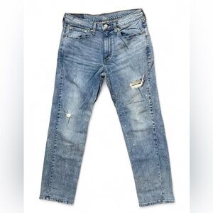 Levi’s 514 Straight Fit Jeans Size 33x32 Light Wash Distressed Denim